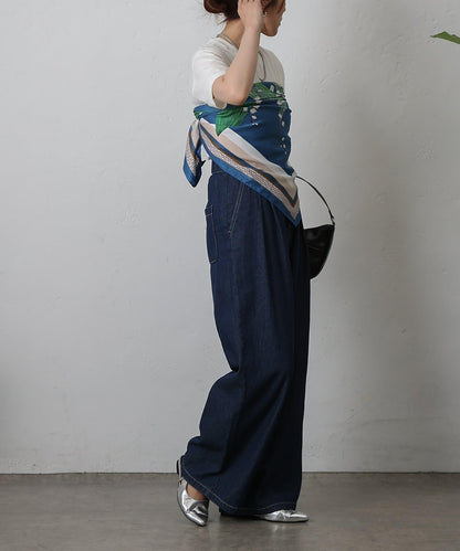 鈴蘭花圖案大方圍巾 90×90