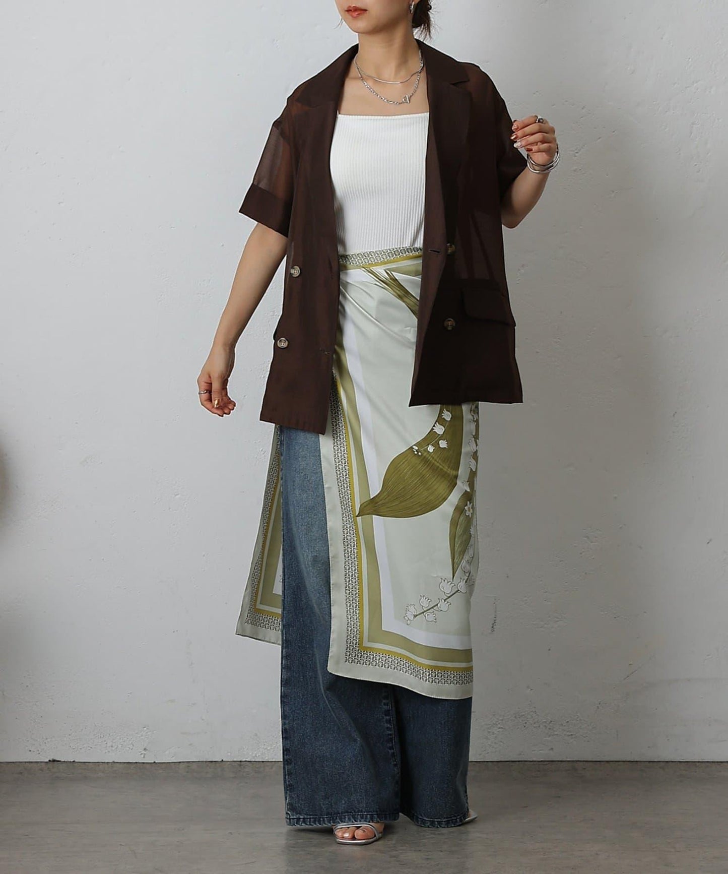 鈴蘭花圖案大方圍巾 90×90