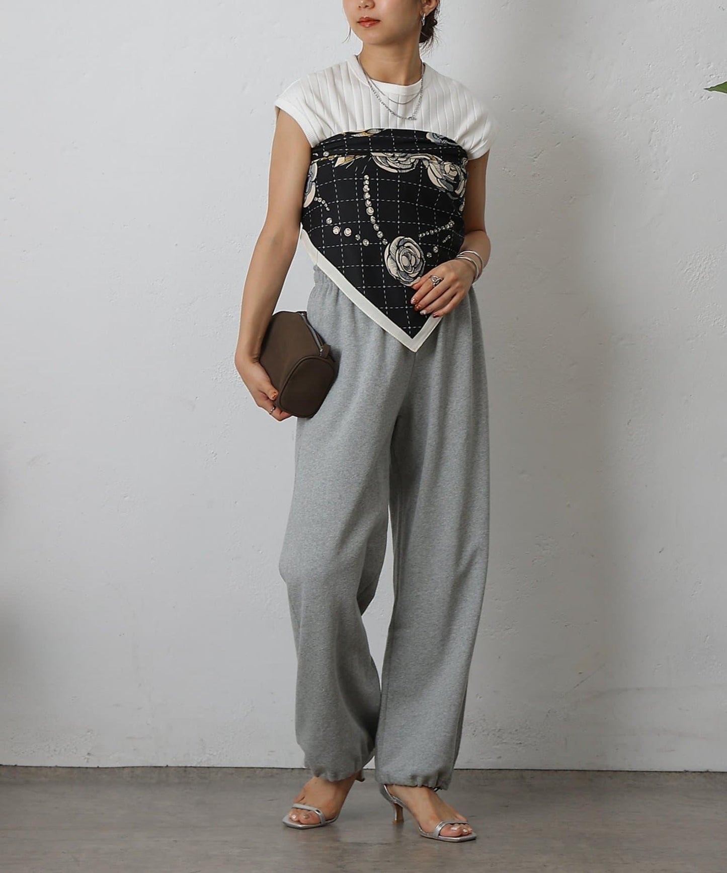 花卉圖案大方巾 90×90