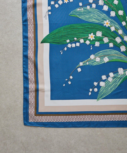 鈴蘭花圖案大方圍巾 90×90