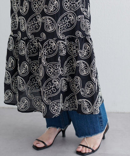 亮片刺繡無袖連衣裙