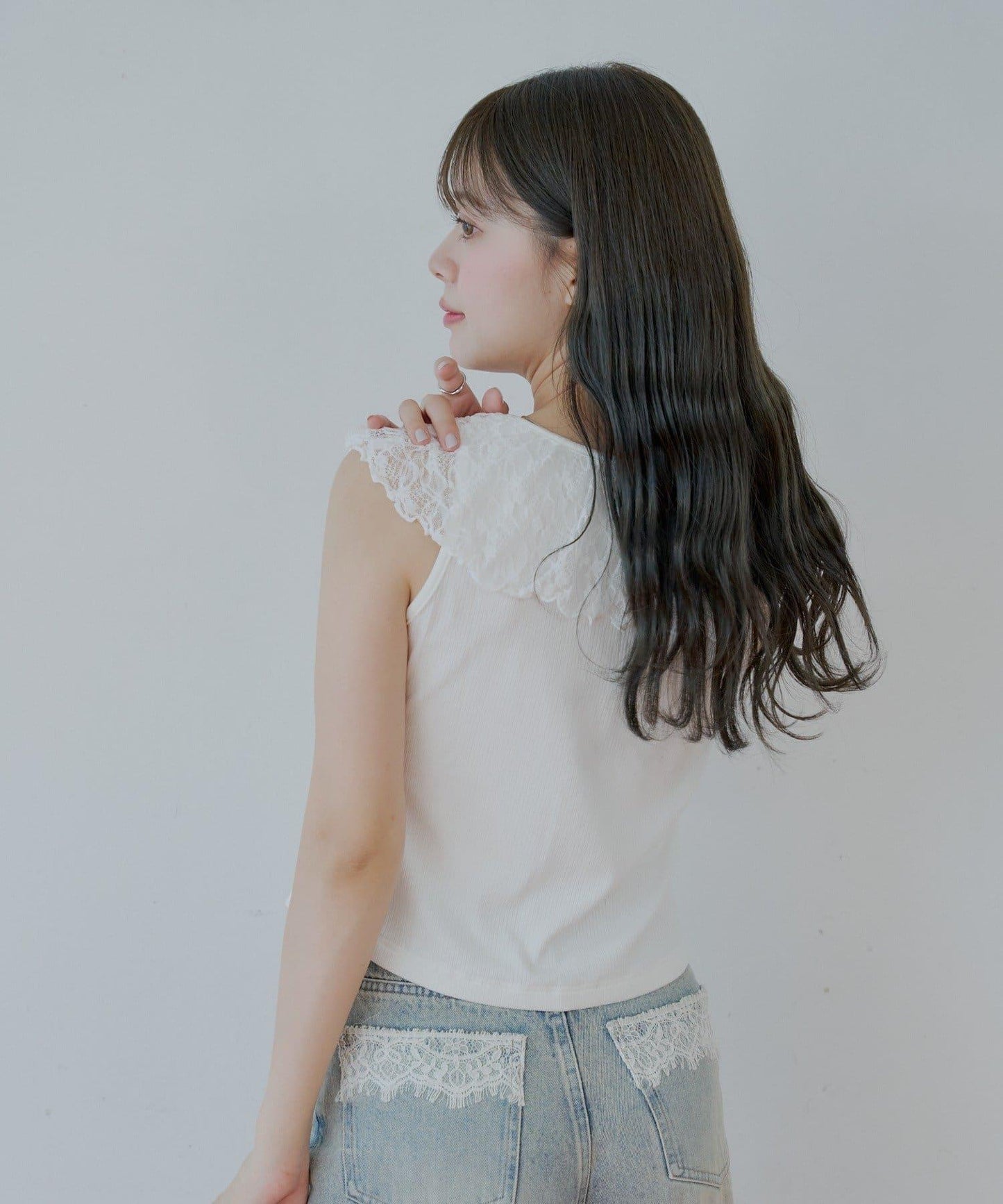 Chico 蕾絲設計 落肩無袖 羅紋T恤