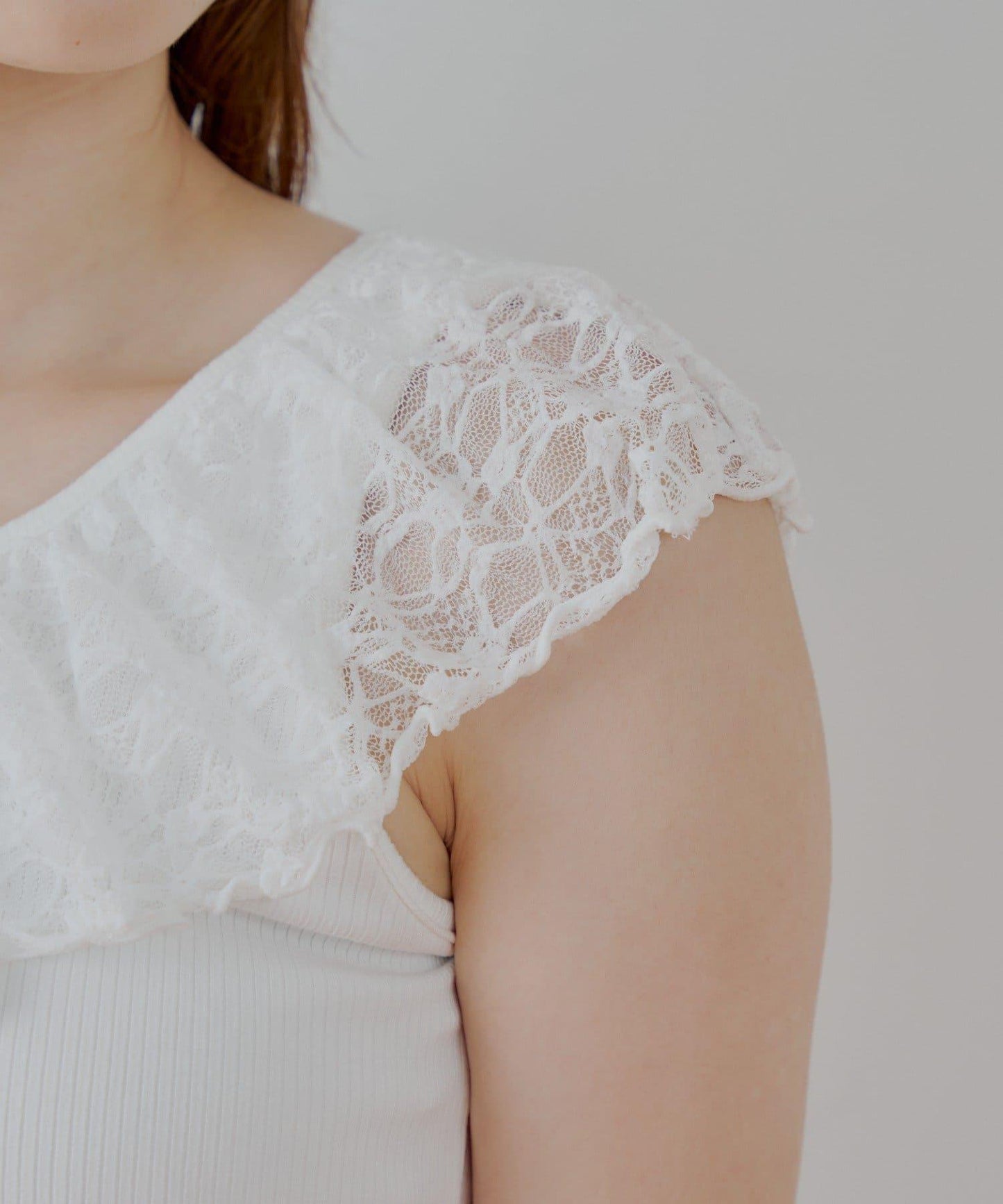 Chico 蕾絲設計 落肩無袖 羅紋T恤