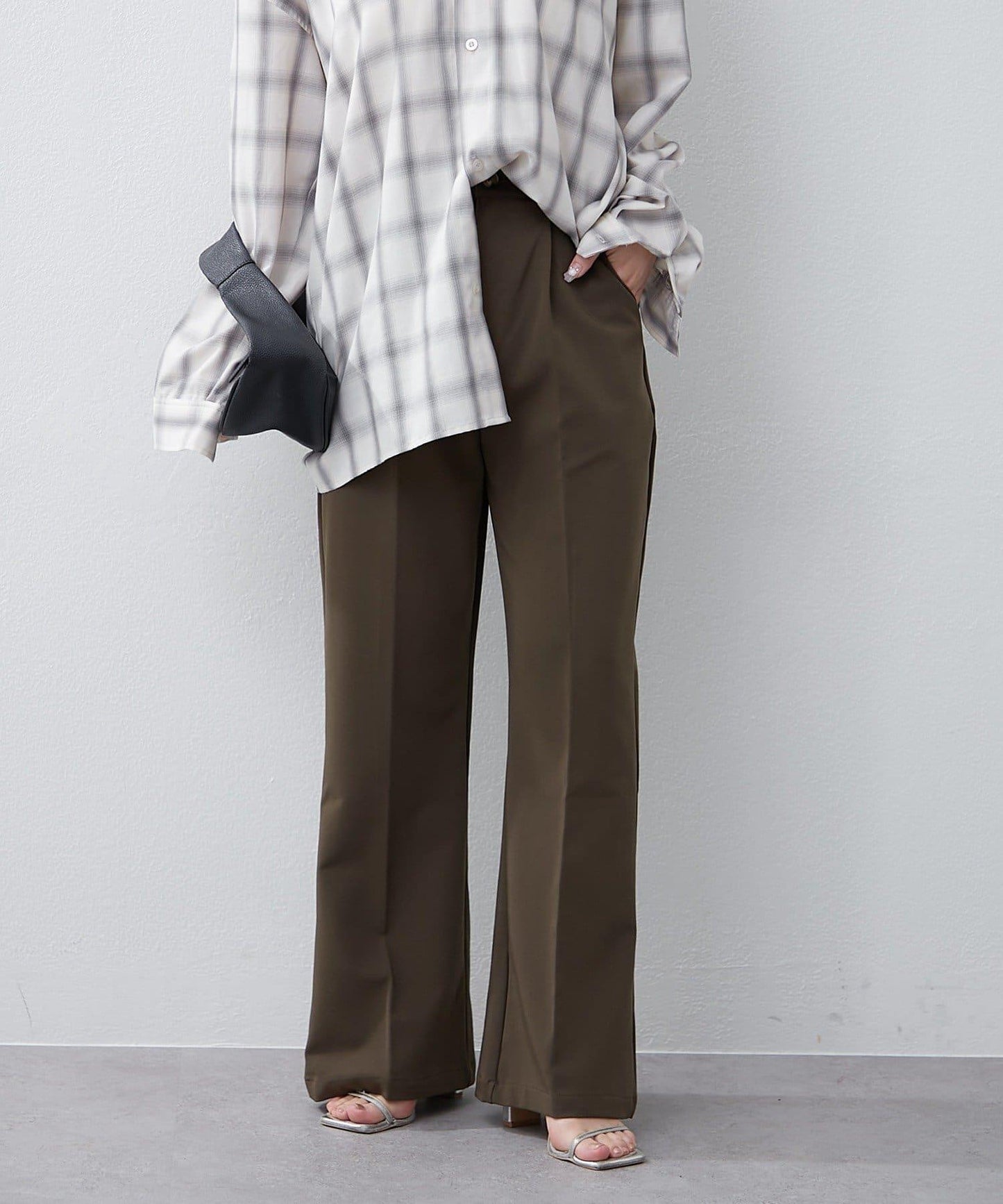 【M/L尺碼展開】修身基礎喇叭褲