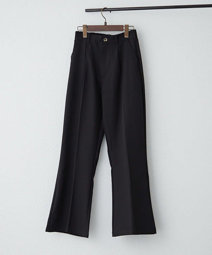 【M/L尺碼展開】修身基礎喇叭褲