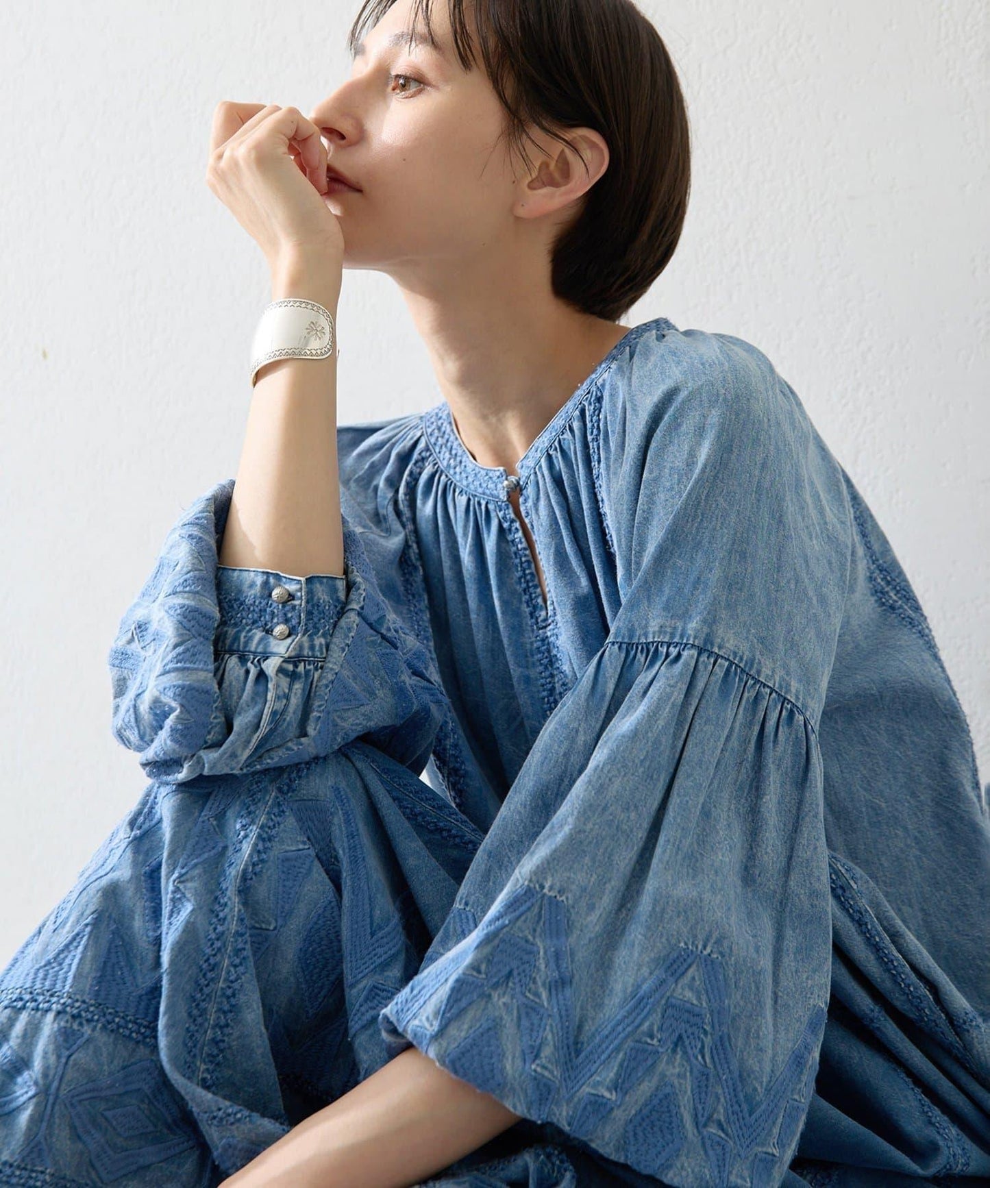 刺繡連衣裙