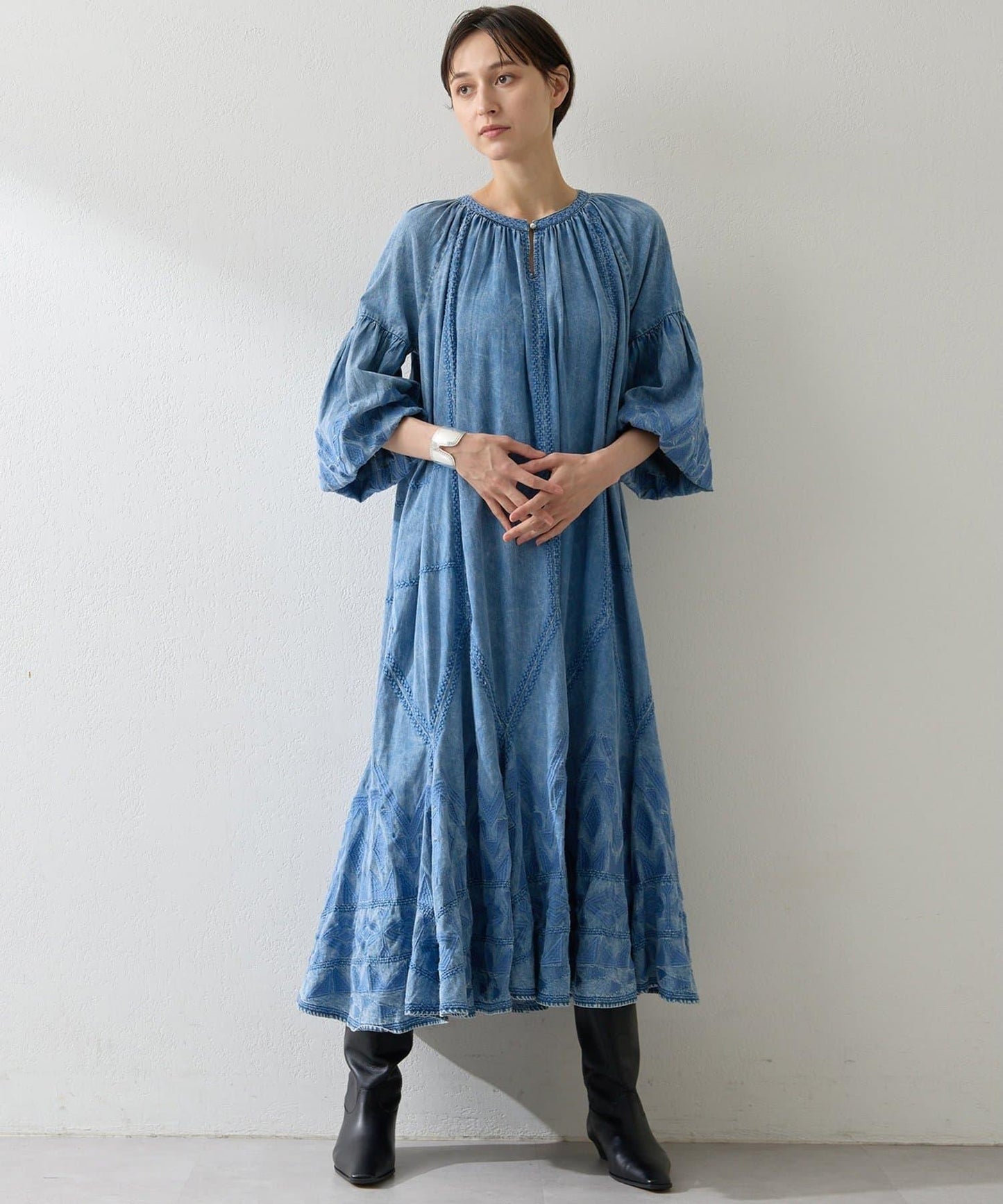 刺繡連衣裙