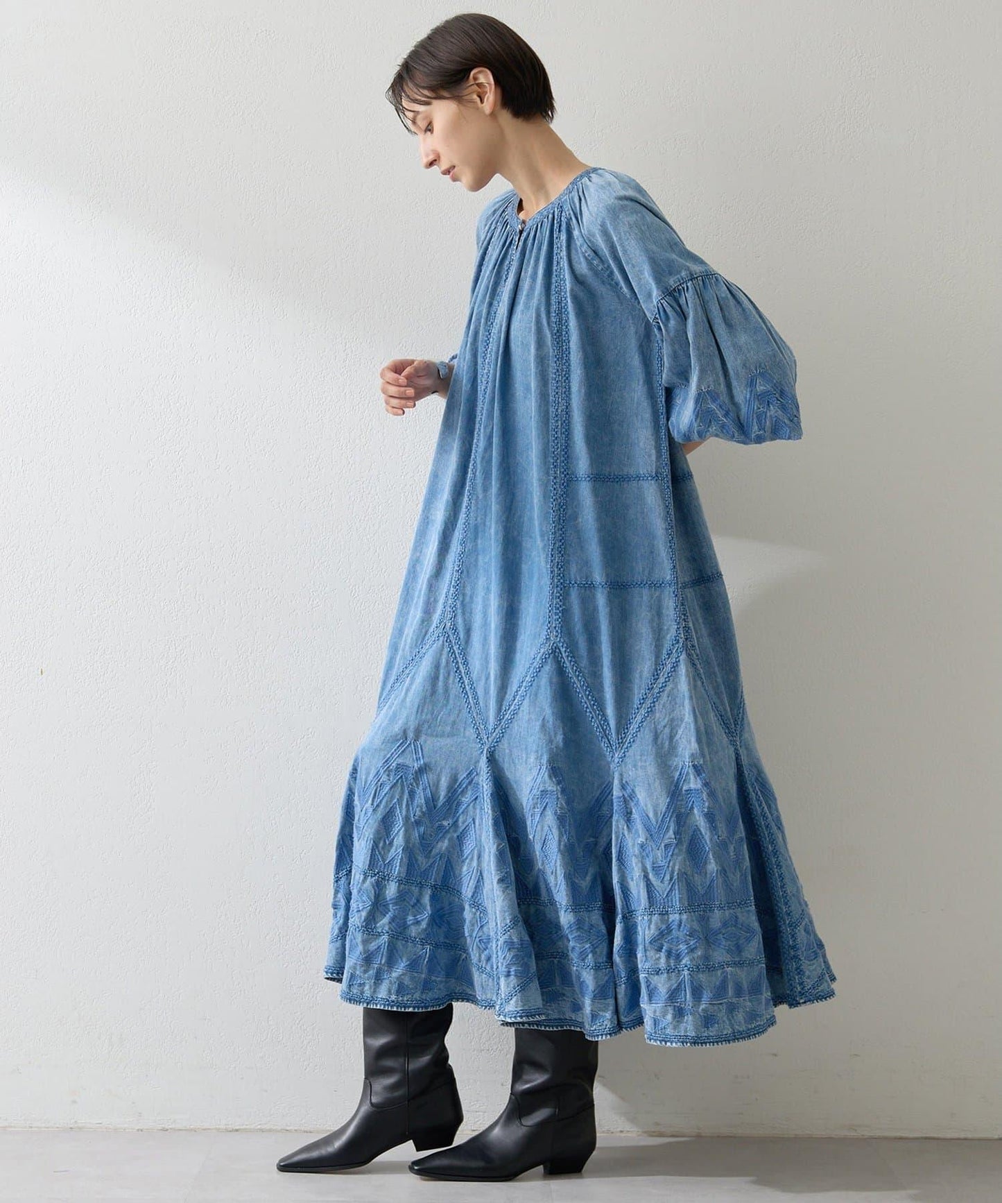 刺繡連衣裙