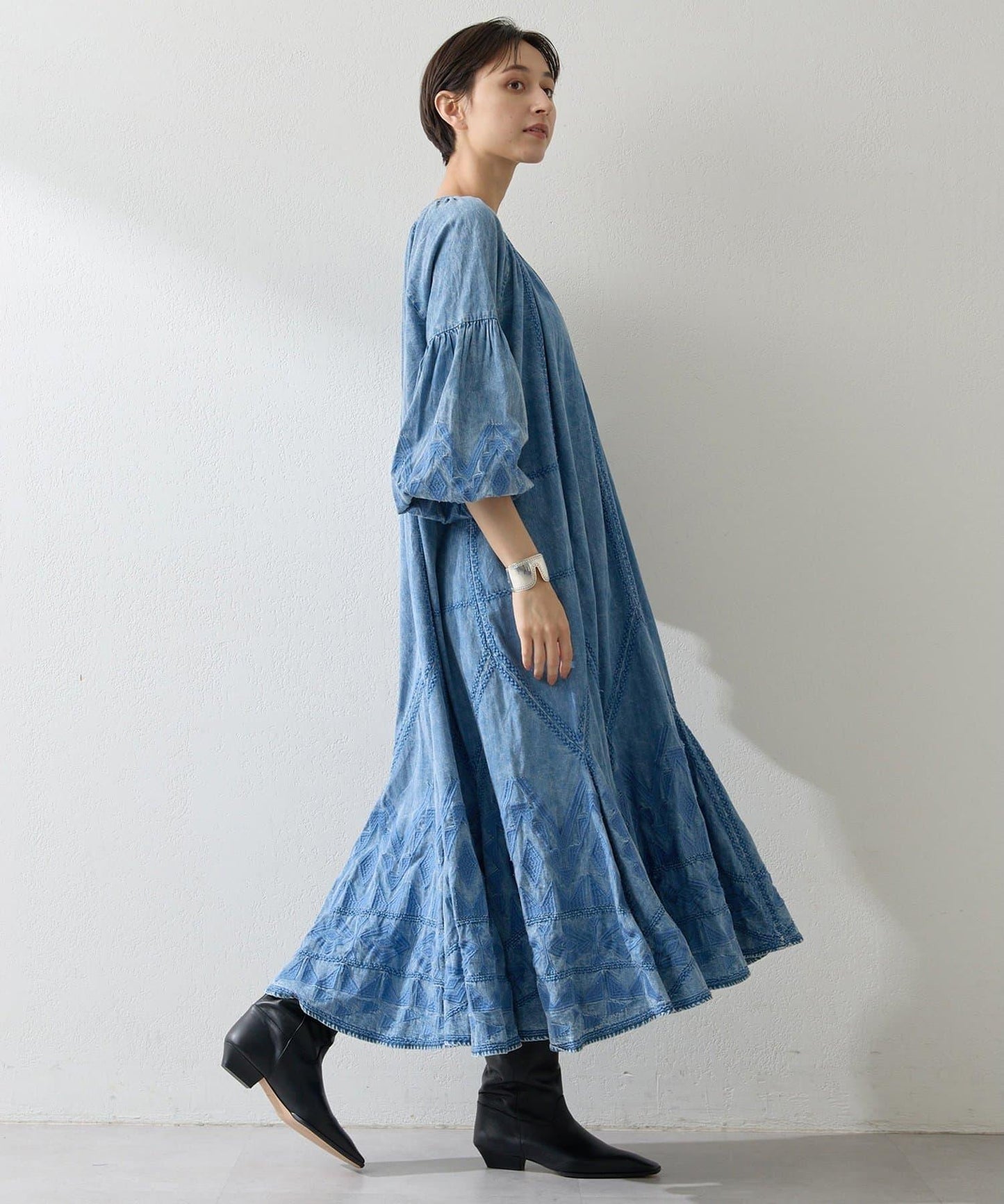 刺繡連衣裙