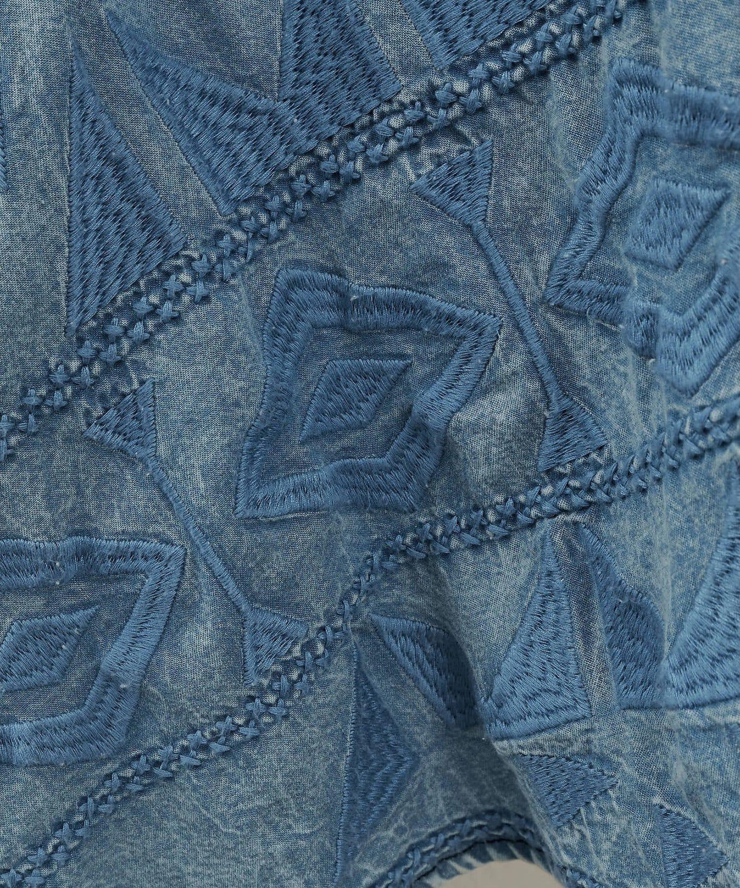 刺繡連衣裙