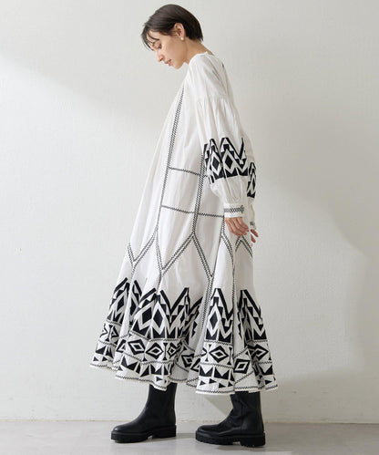 刺繡連衣裙
