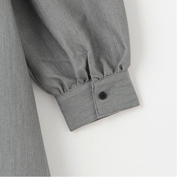 帶蝴蝶結吊帶背心的襯衫連衣裙