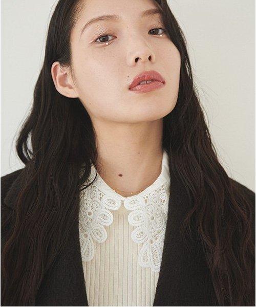 領口刺繡針織套頭衫