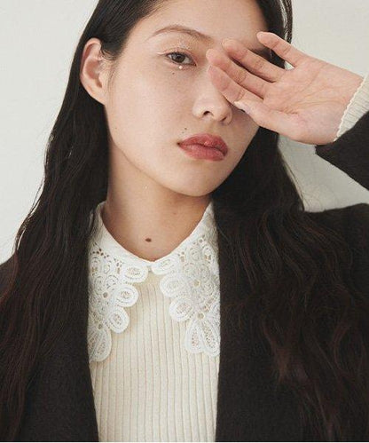 領口刺繡針織套頭衫