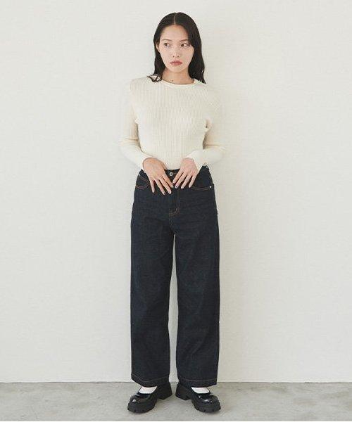 領口刺繡針織套頭衫