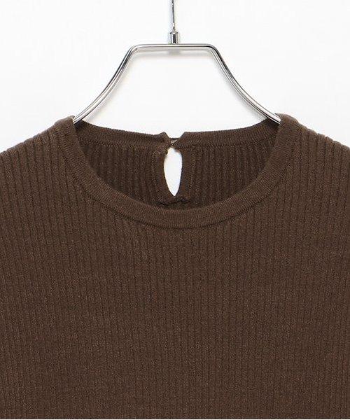 領口刺繡針織套頭衫