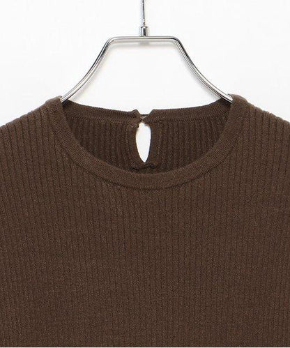 領口刺繡針織套頭衫