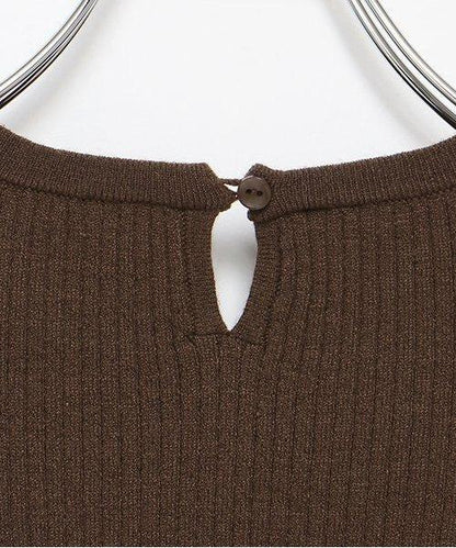 領口刺繡針織套頭衫