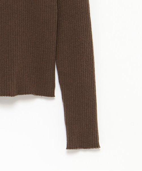 領口刺繡針織套頭衫