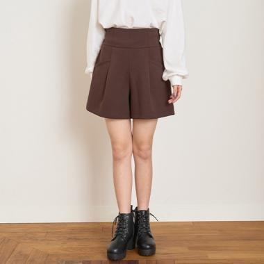 高腰剪裁短褲