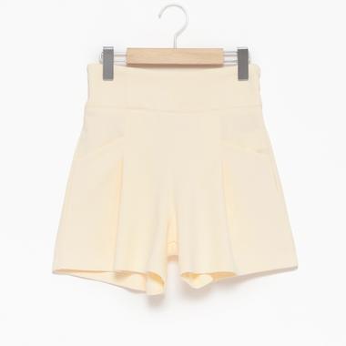 高腰剪裁短褲