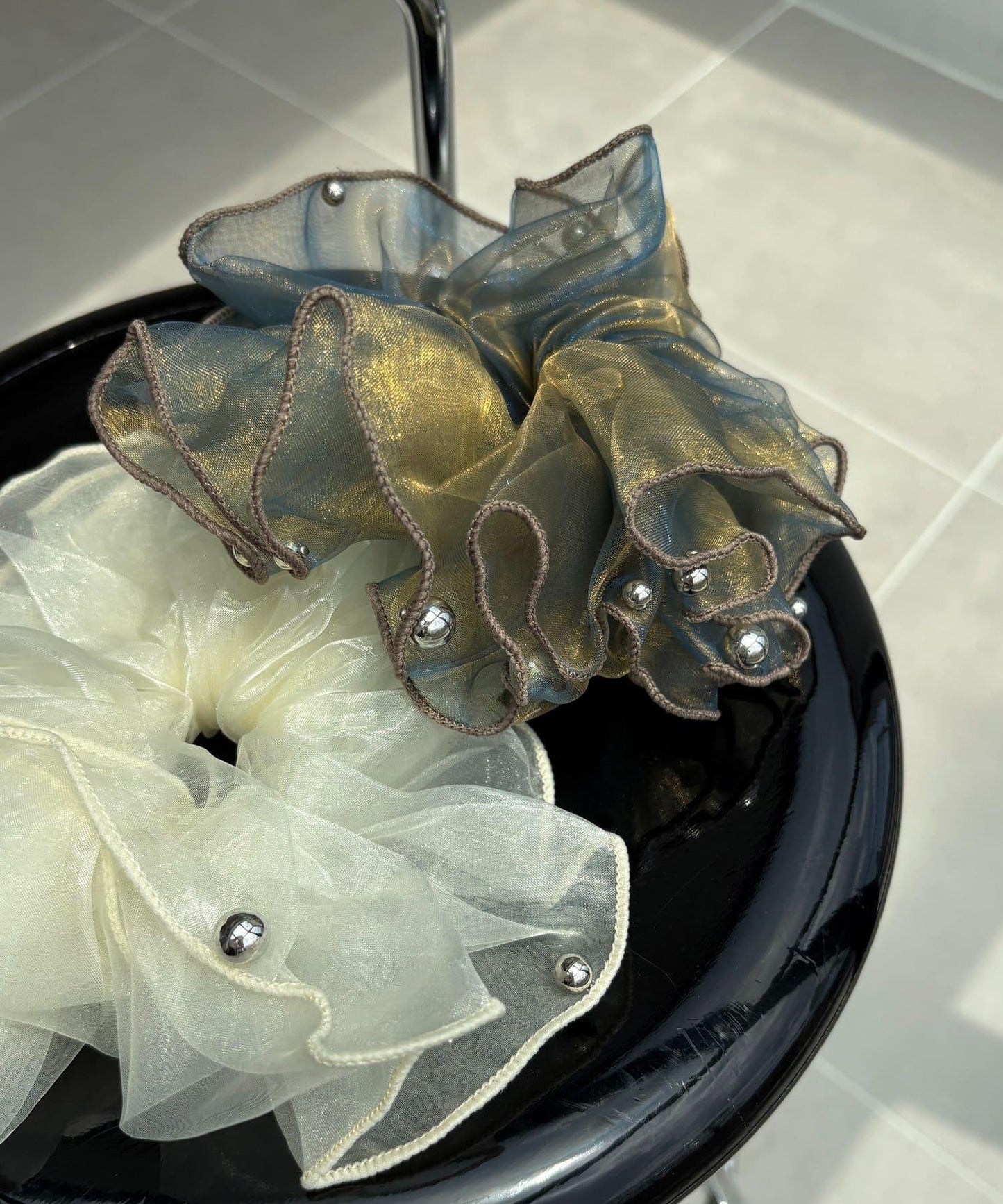 《GOLDY/ゴールディ》絲綢銀色圓點發飾