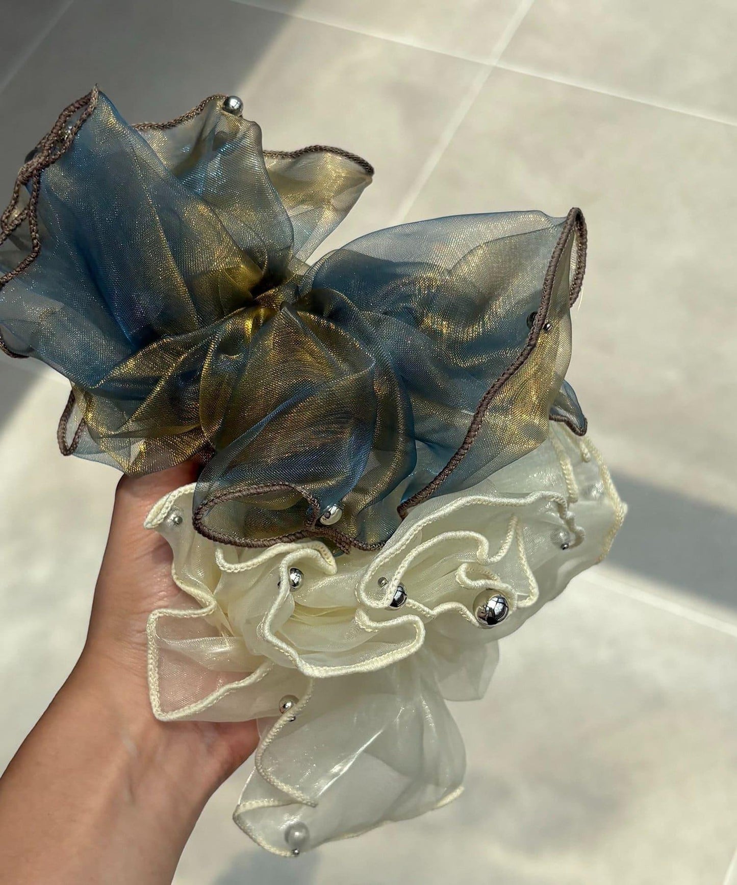 《GOLDY/ゴールディ》絲綢銀色圓點發飾