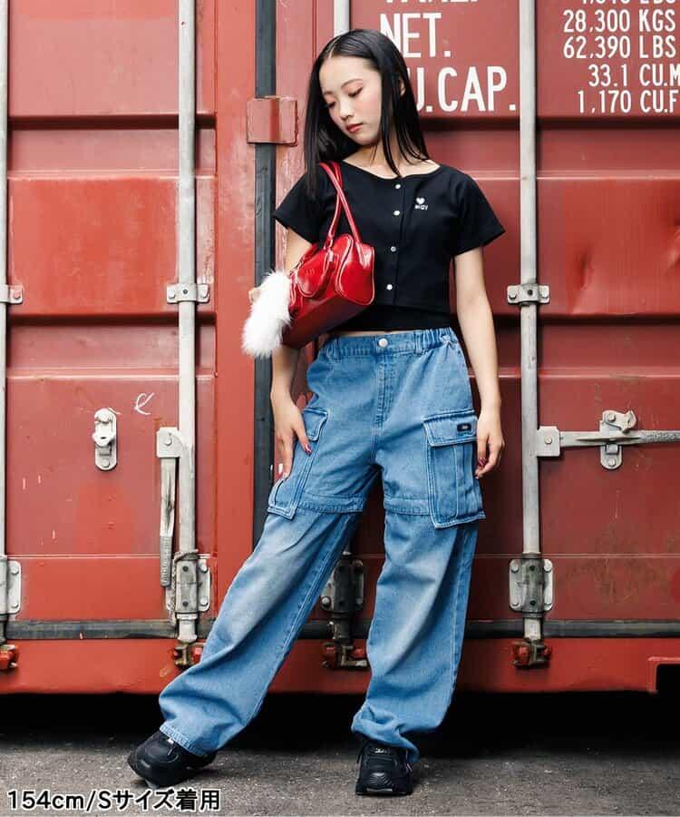 條紋吊帶背心和開衫套裝