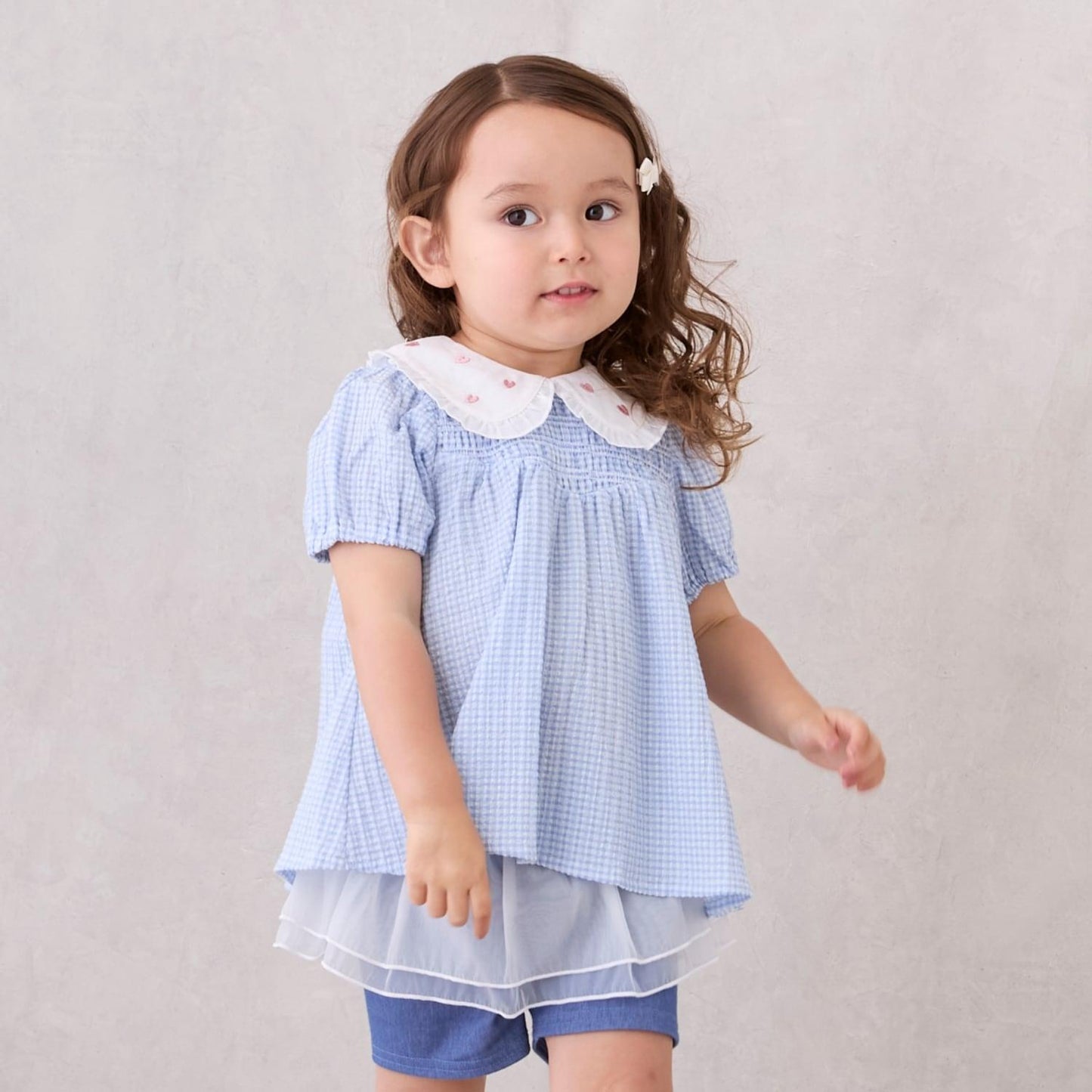 領口愛心刺繡長款上衣