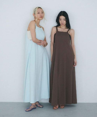 剪裁吊帶連衣裙