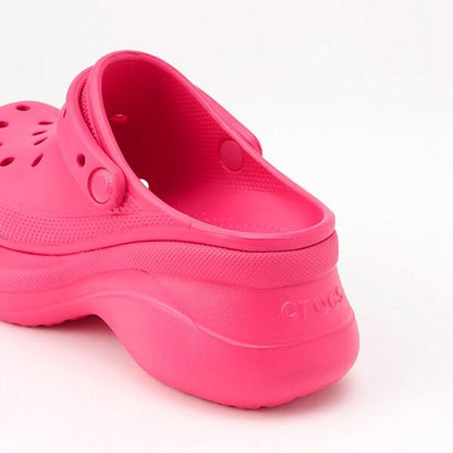 【crocs】厚底涼鞋