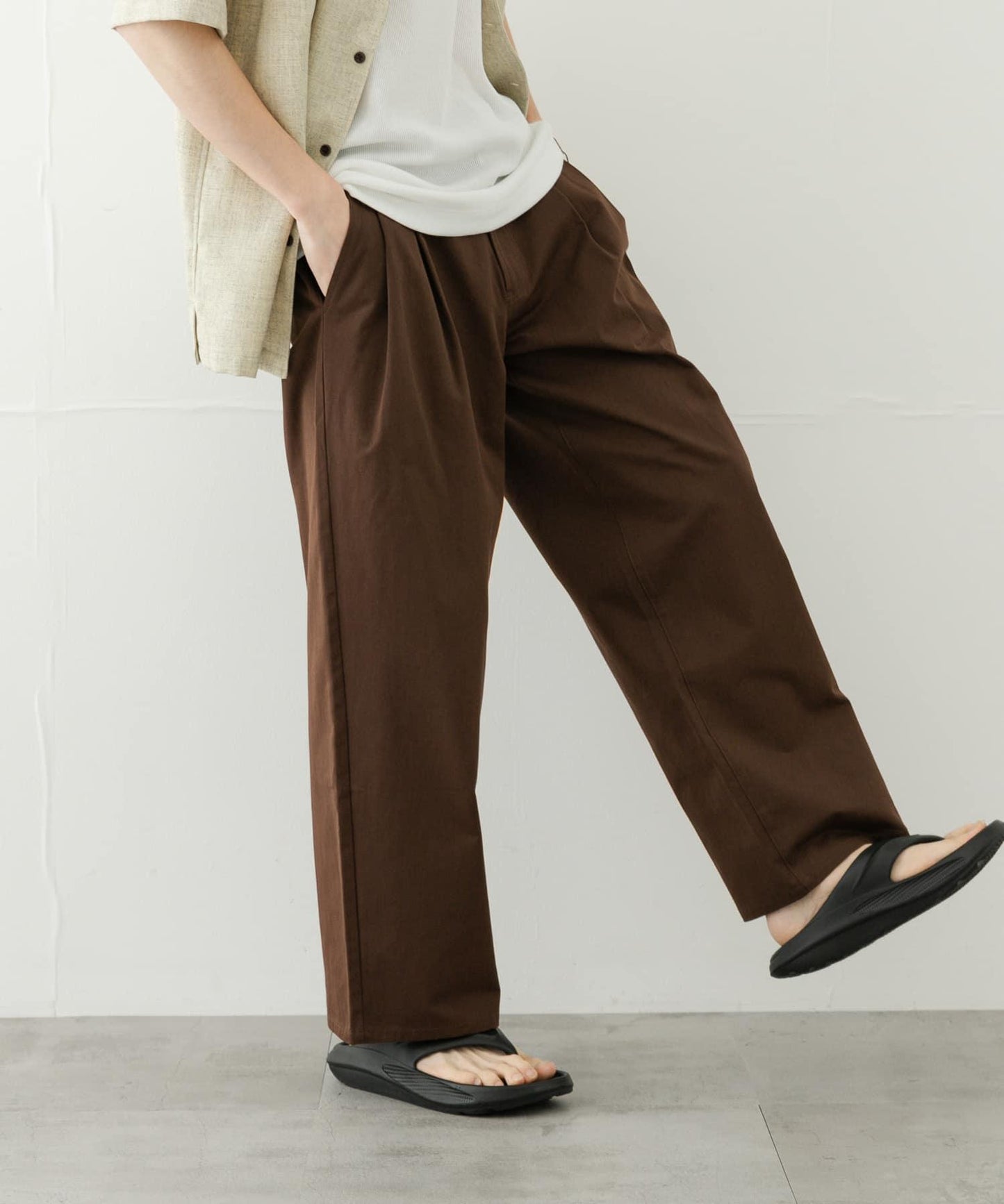 2褶寬鬆斜紋棉布長褲