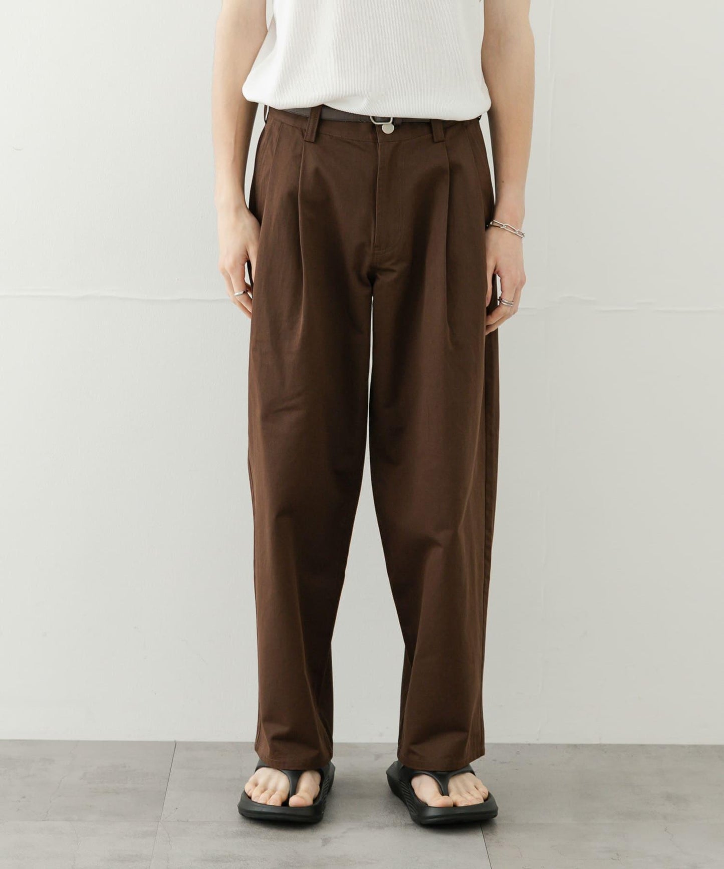 2褶寬鬆斜紋棉布長褲