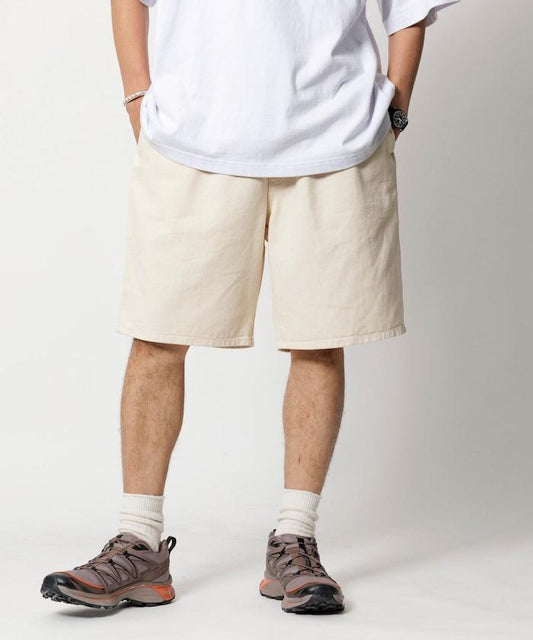 輕鬆休閒版型 牛仔布 寬鬆 易穿 短褲