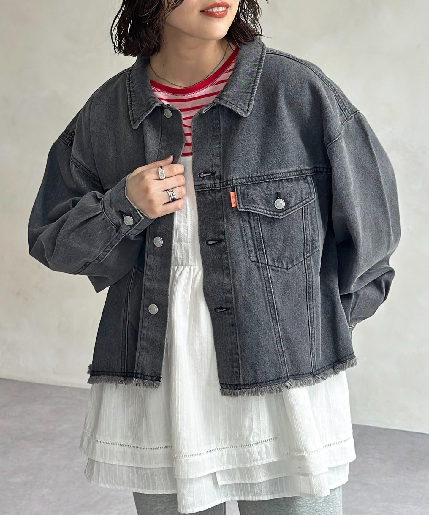 下襬流蘇短款牛仔夾克