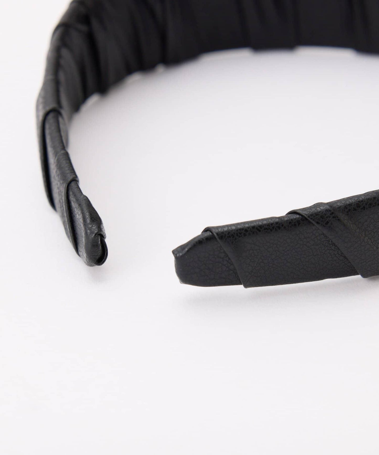 【PAPILLONNER/パピヨネ】レザーライクカチューシャ