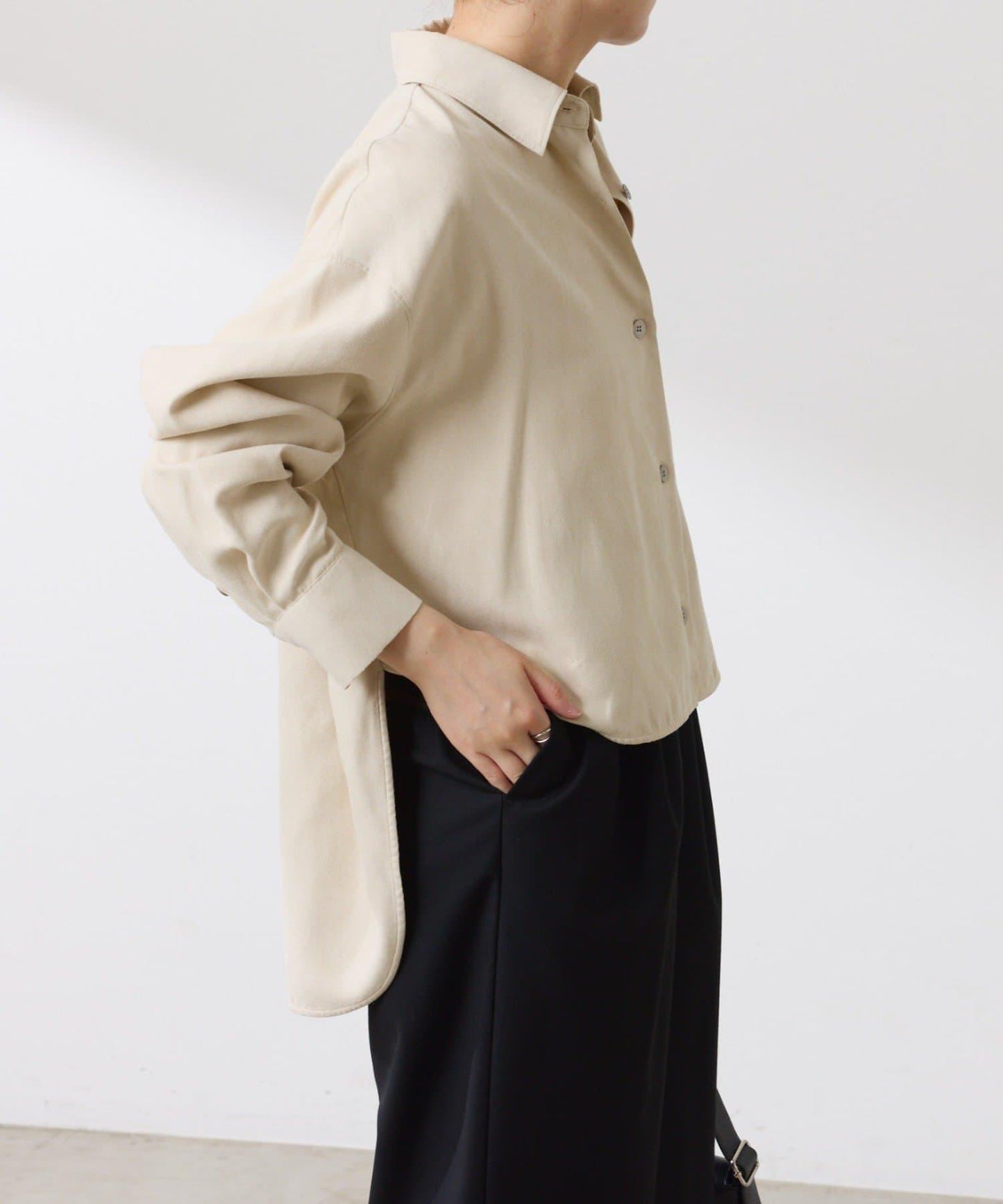 【デザインを変えられる】スエードタッチバックロングシャツ/カセット服