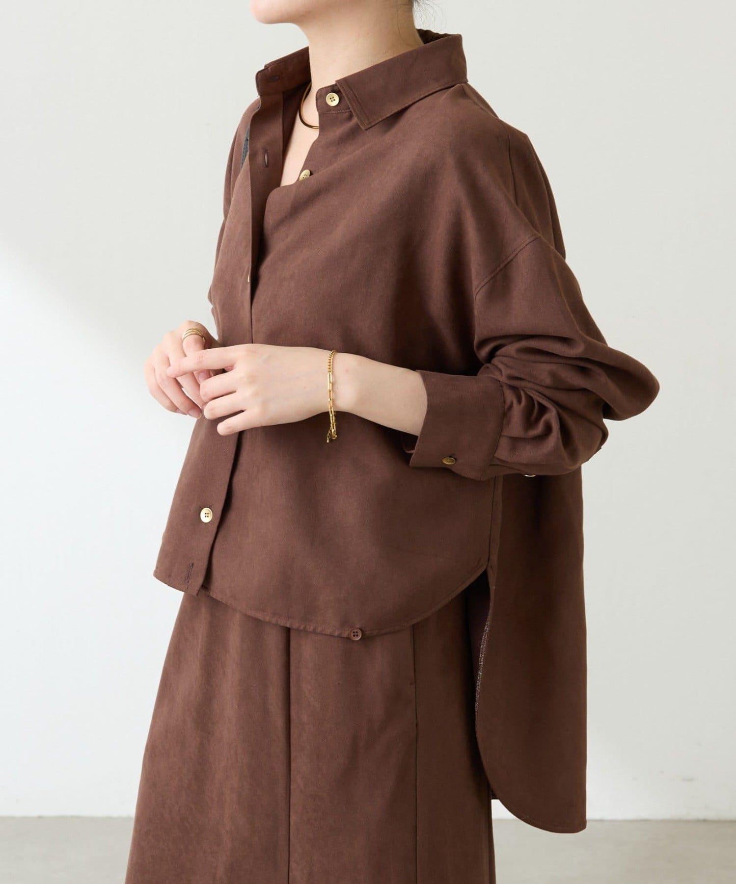 【デザインを変えられる】スエードタッチバックロングシャツ/カセット服