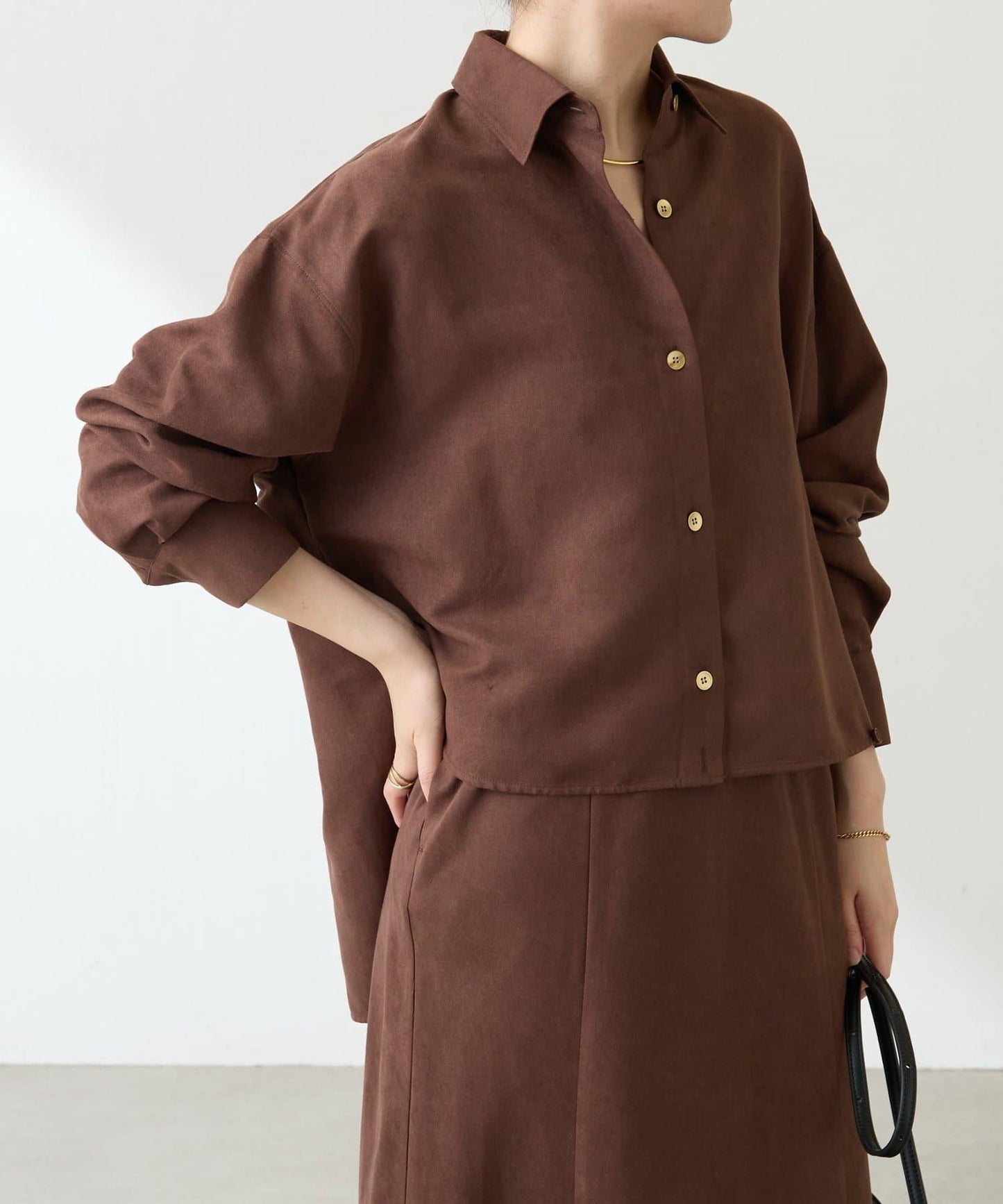 【デザインを変えられる】スエードタッチバックロングシャツ/カセット服