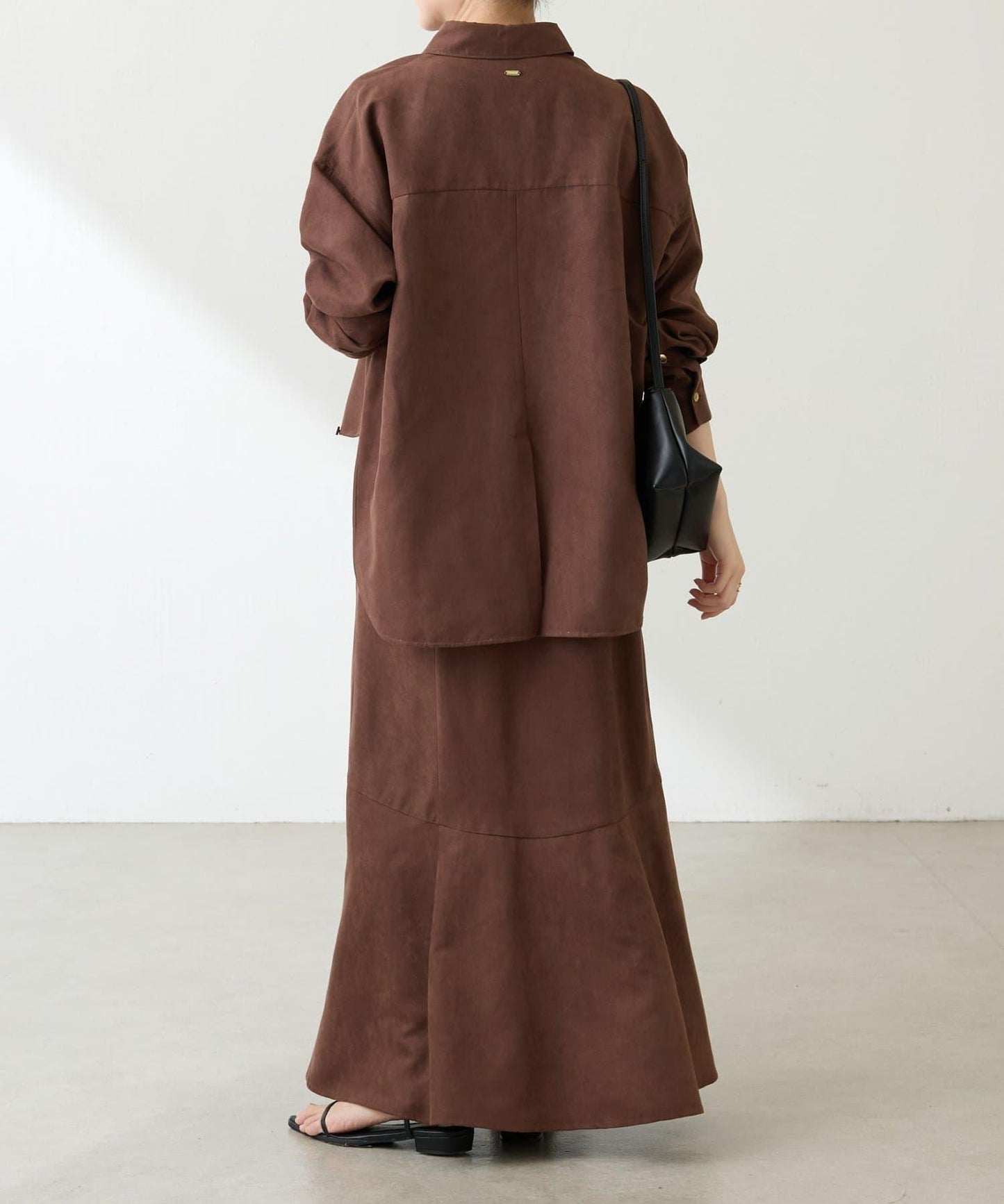 【デザインを変えられる】スエードタッチバックロングシャツ/カセット服