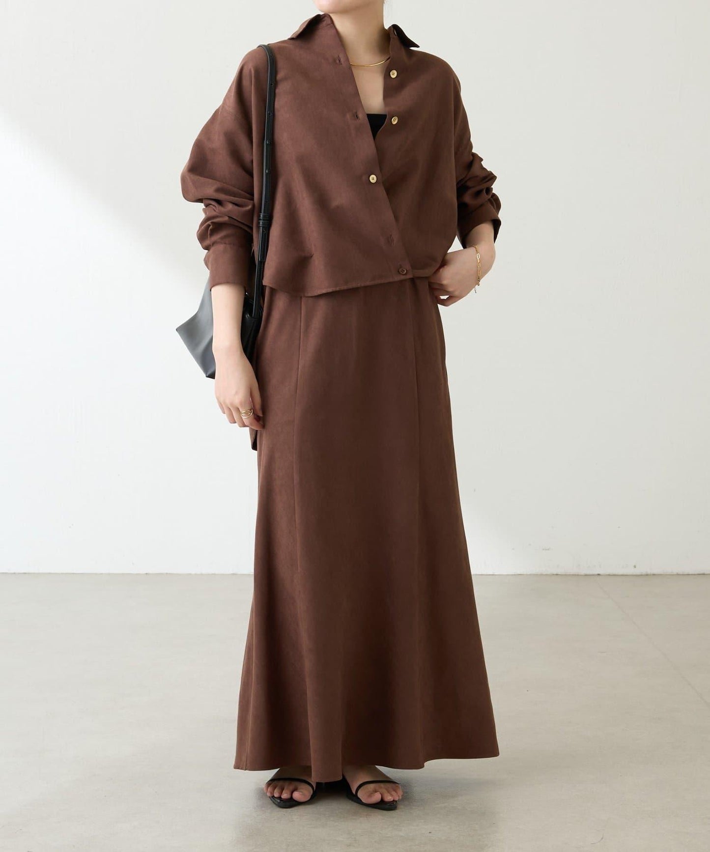 【デザインを変えられる】スエードタッチバックロングシャツ/カセット服