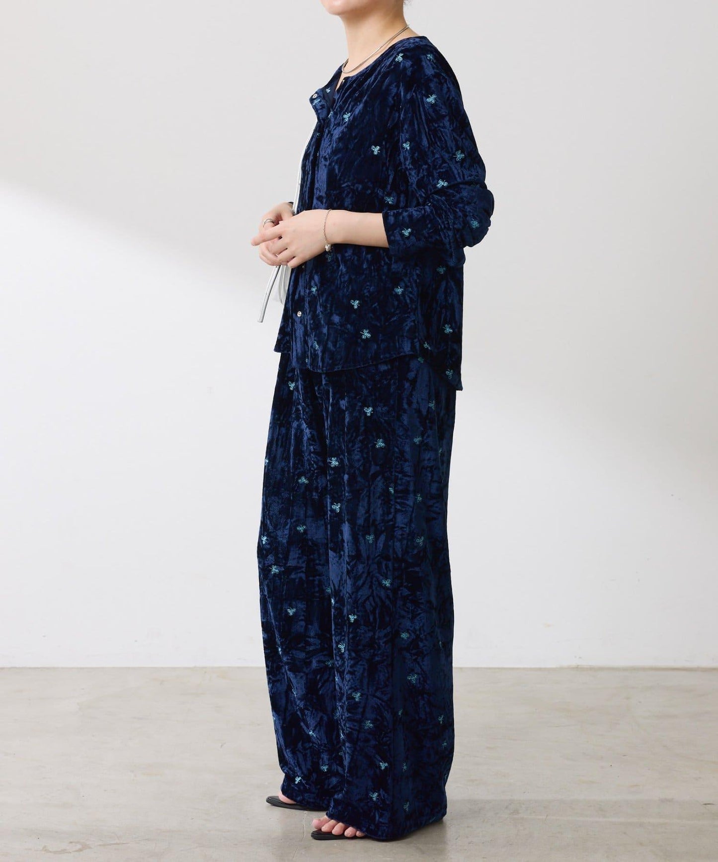 【カセット服】刺繍ベロアカットソー