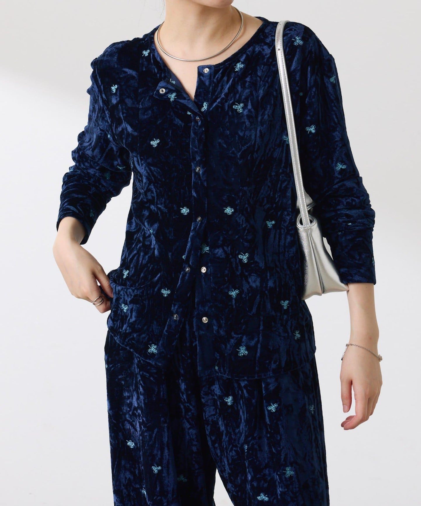 【カセット服】刺繍ベロアカットソー