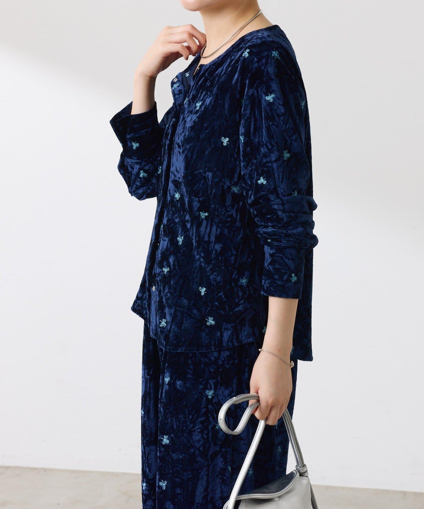 【カセット服】刺繍ベロアカットソー