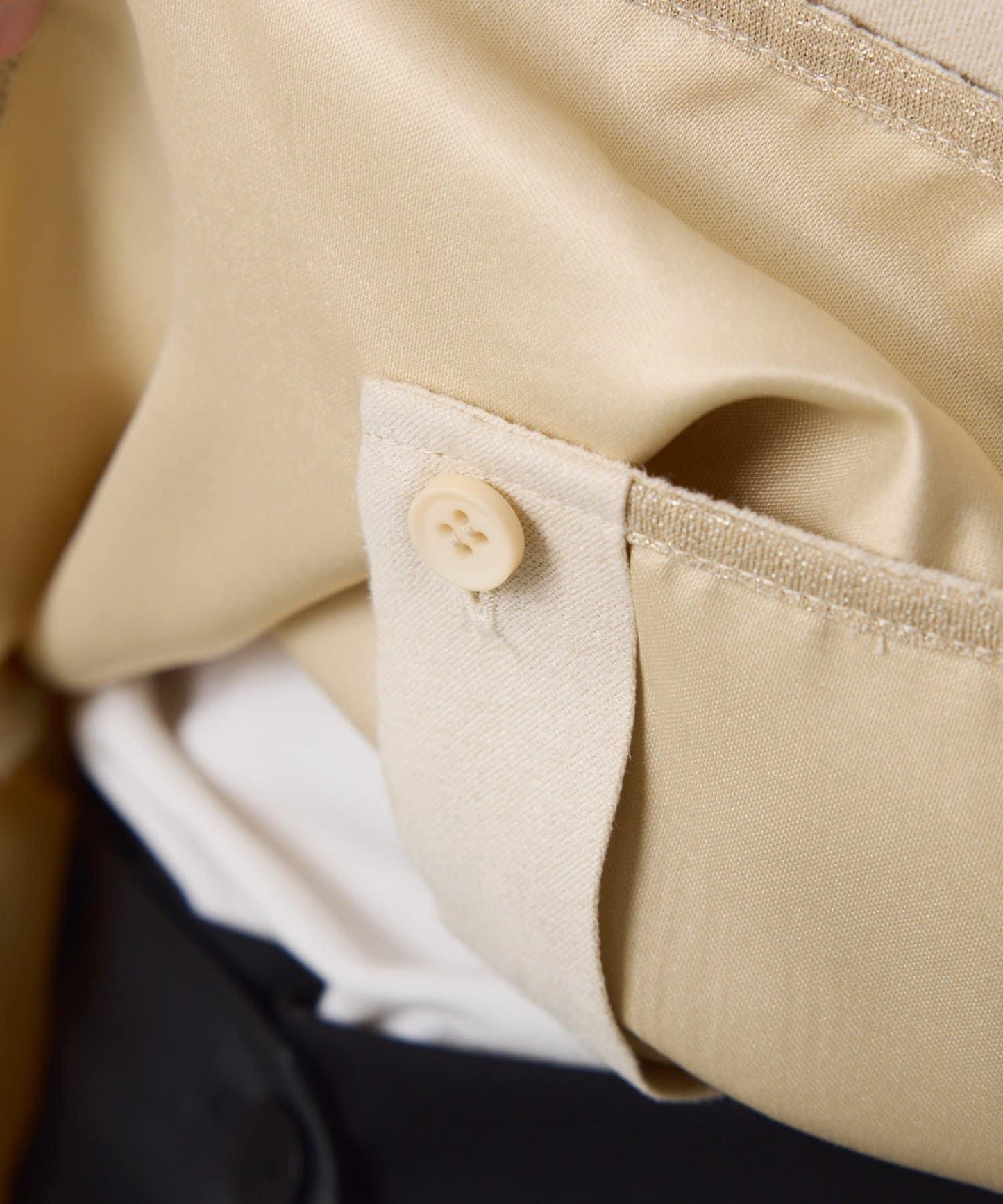 【デザインを変えられる】スエードタッチバックロングシャツ/カセット服