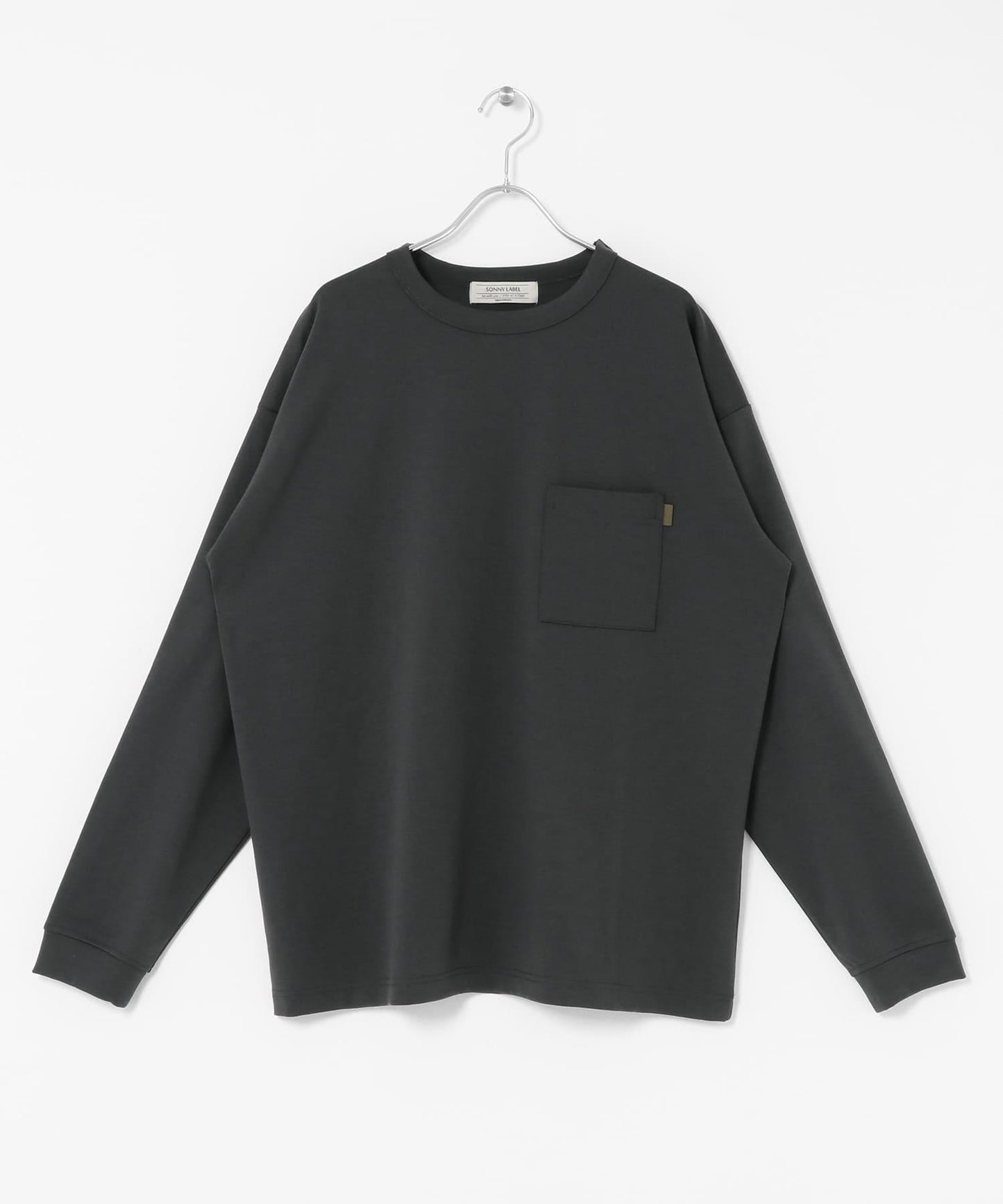 帶口袋長袖T恤