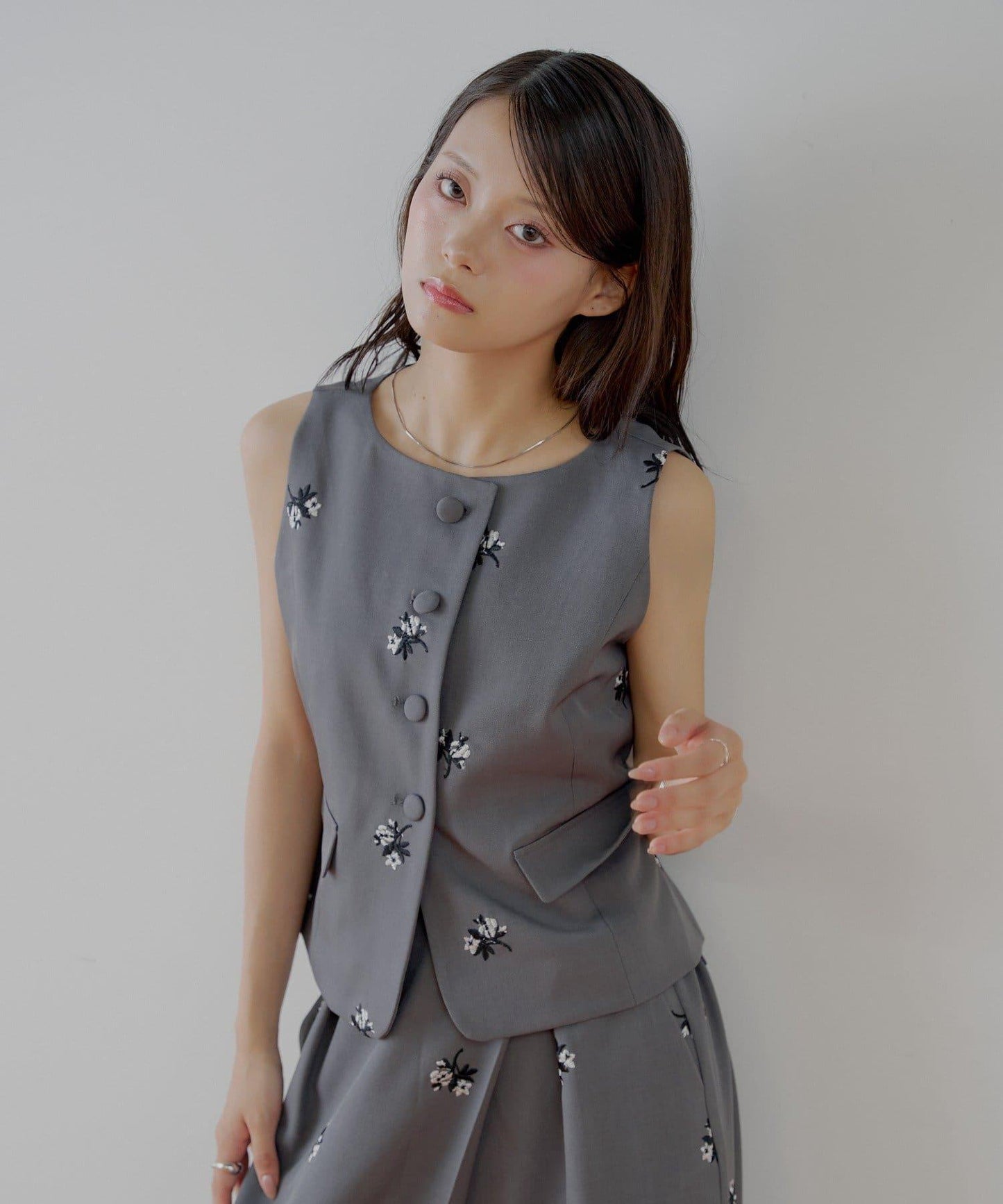 Chico 花卉刺繡無袖馬甲