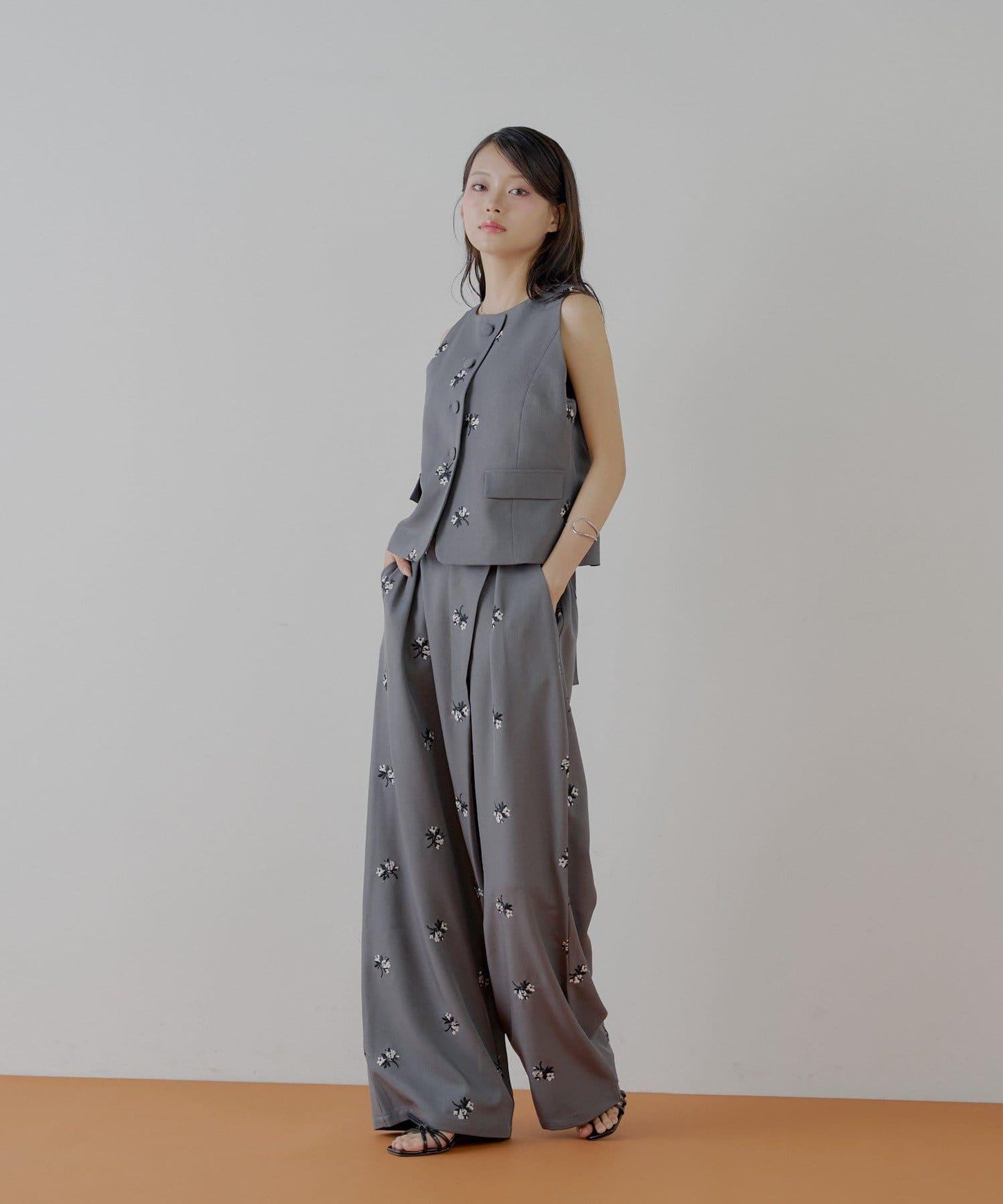 Chico 花卉刺繡無袖馬甲