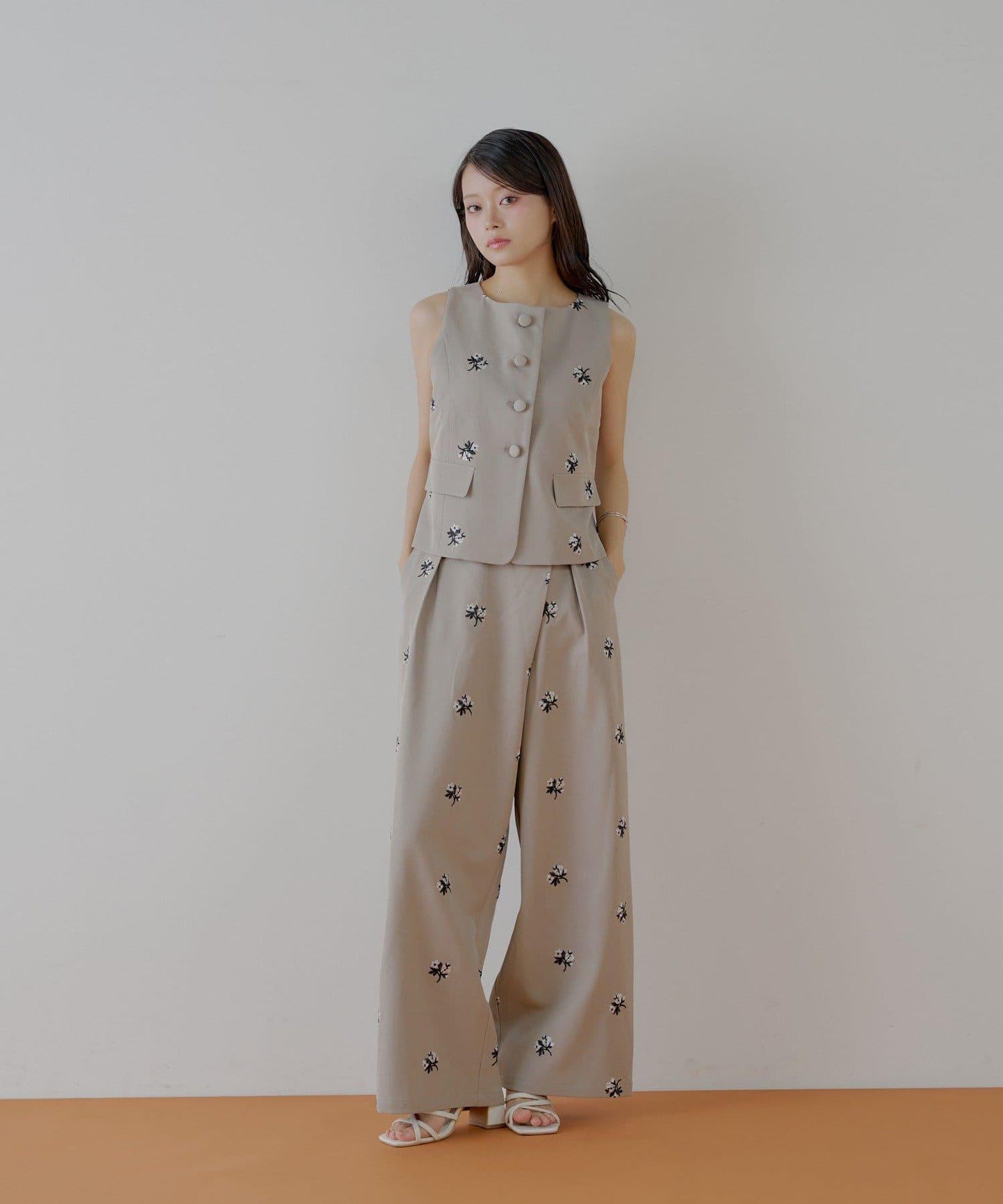 Chico 花卉刺繡無袖馬甲