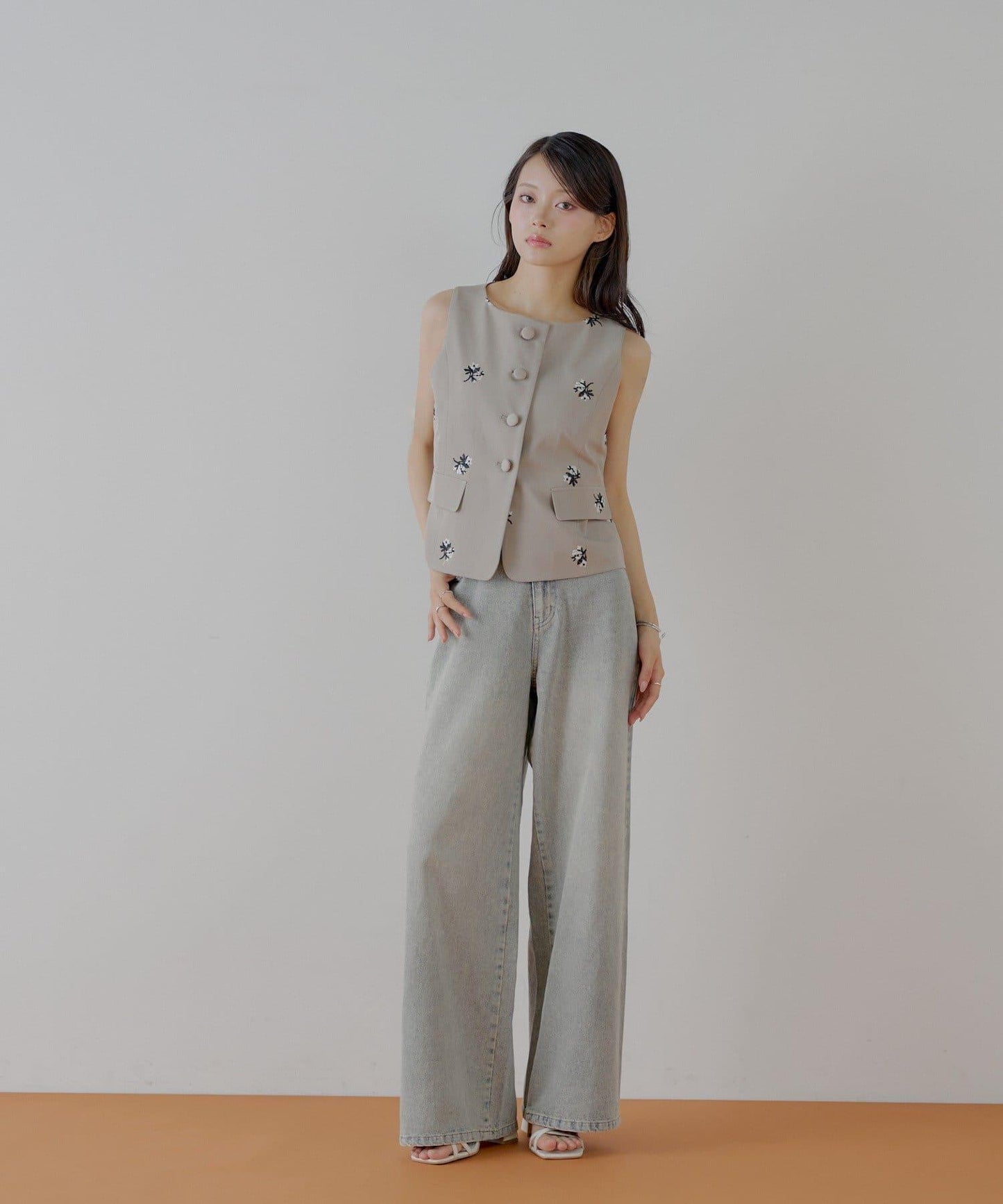 Chico 花卉刺繡無袖馬甲